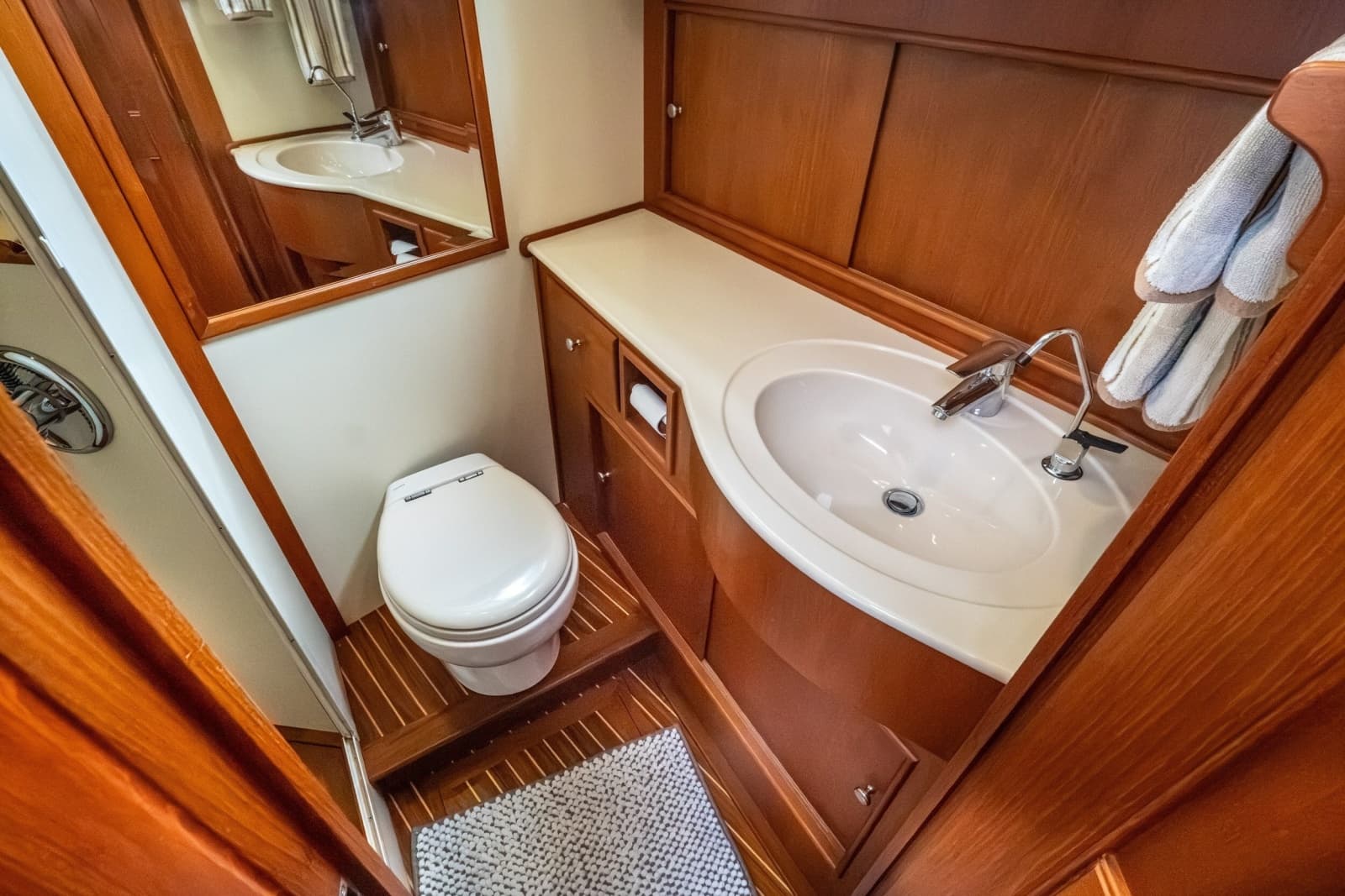 2003 Grand Banks 54