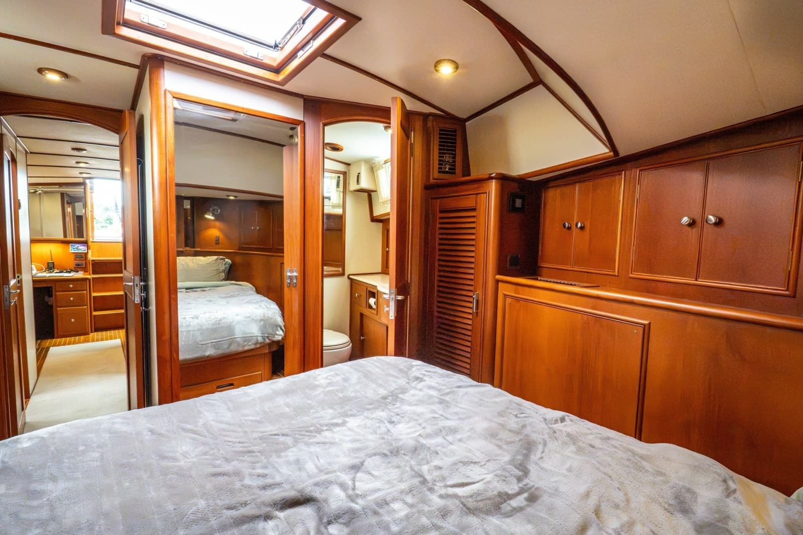 2003 Grand Banks 54
