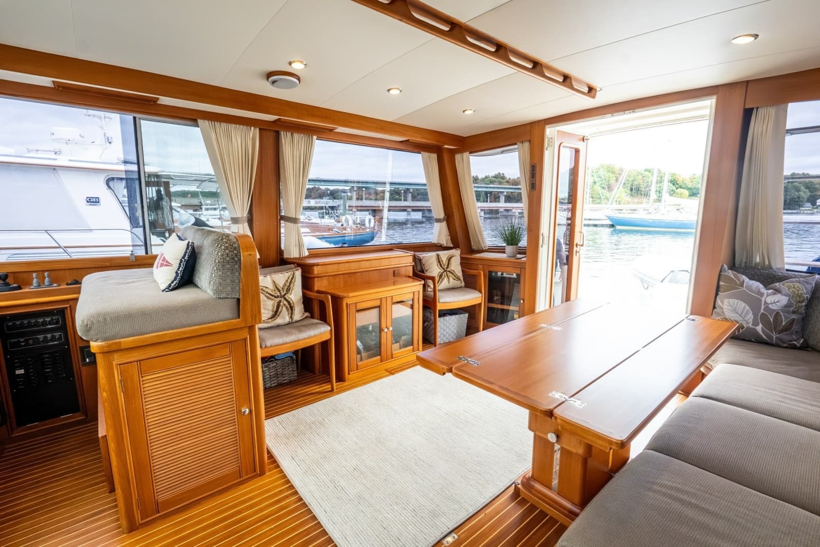 2003 Grand Banks 54