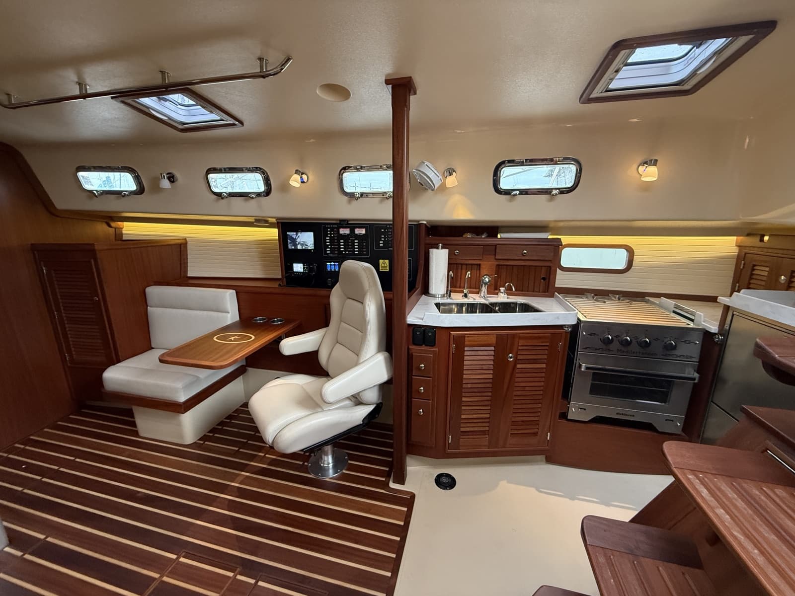 2025 Island Packet 349
