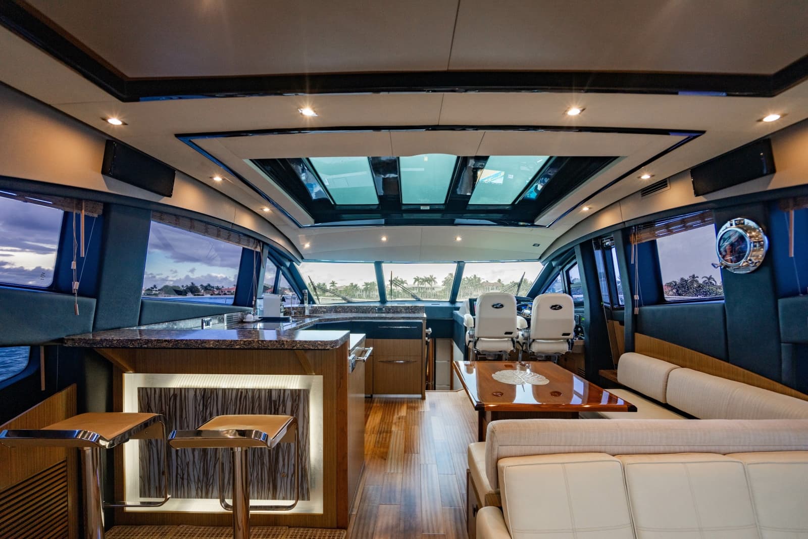 2017 Sea Ray L65