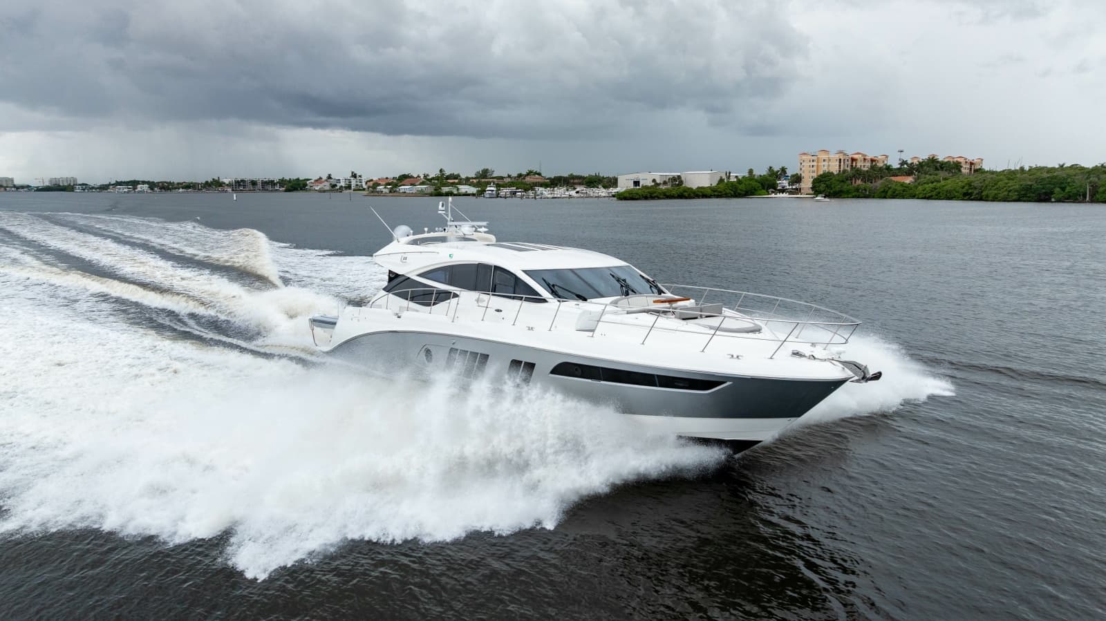 2017 Sea Ray L65