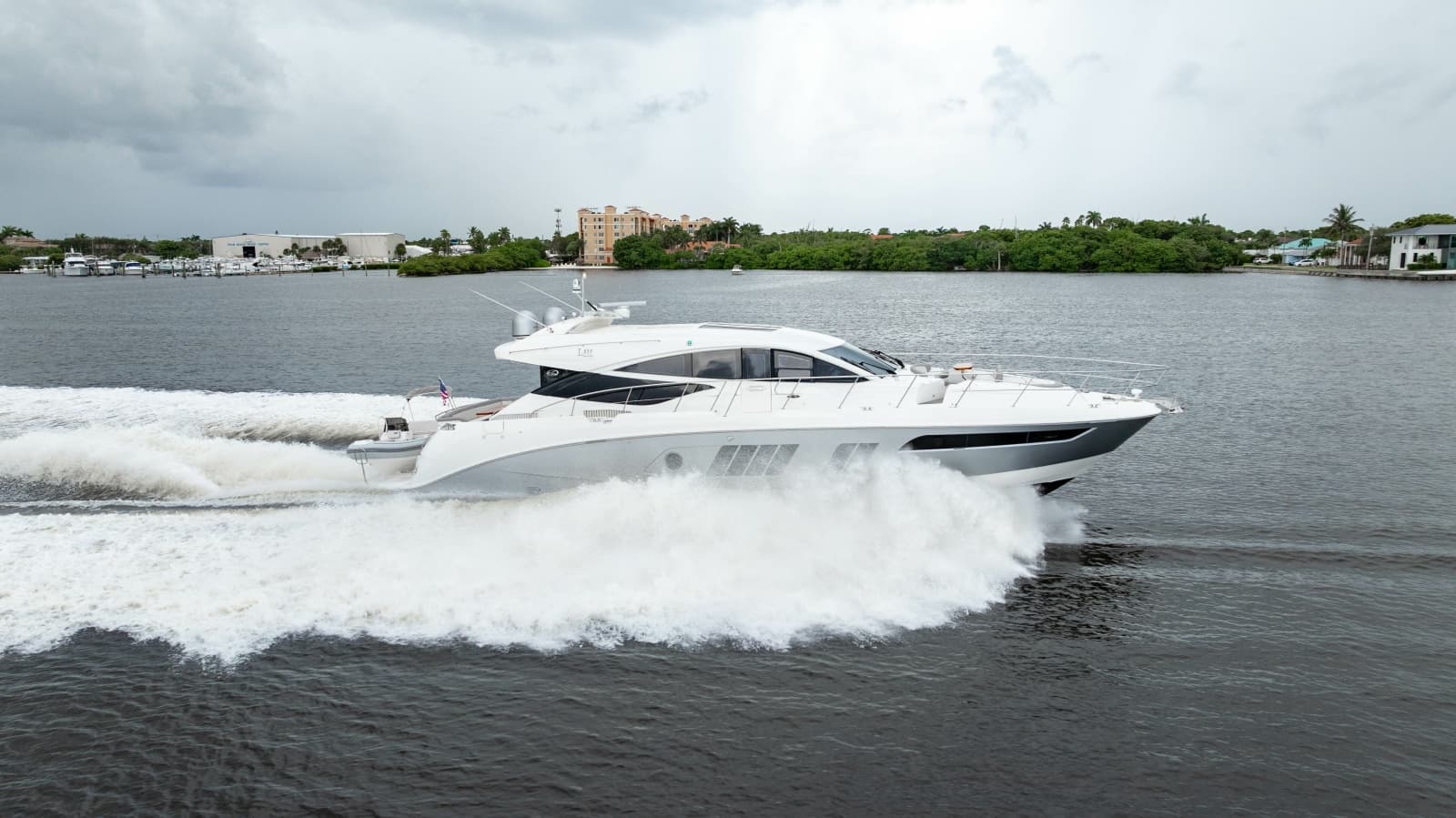 2017 Sea Ray L65