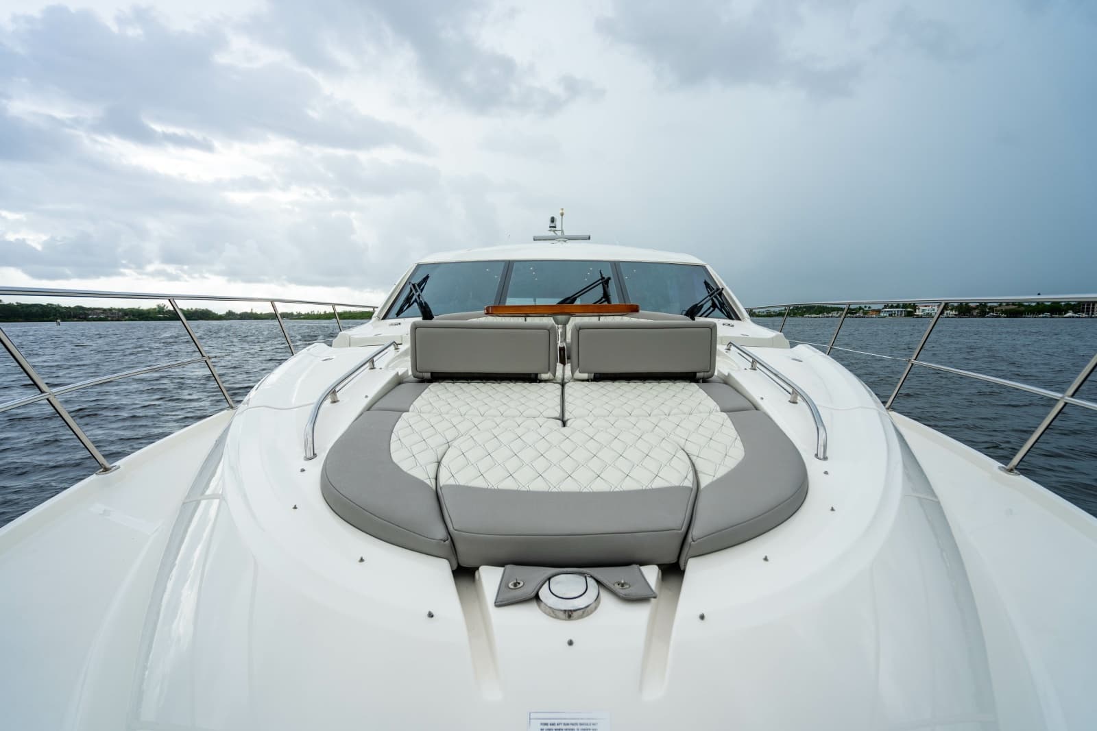 2017 Sea Ray L65