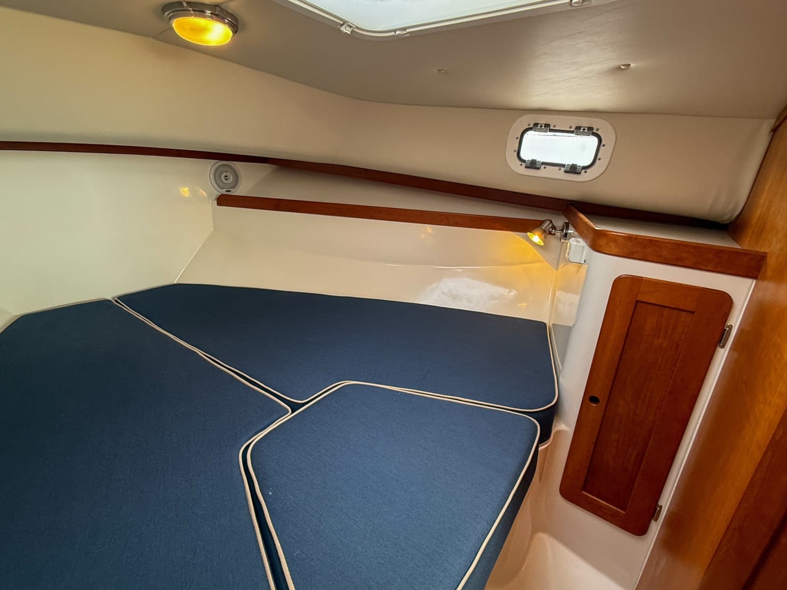 2004 Hunt Yachts SurfHunter 29