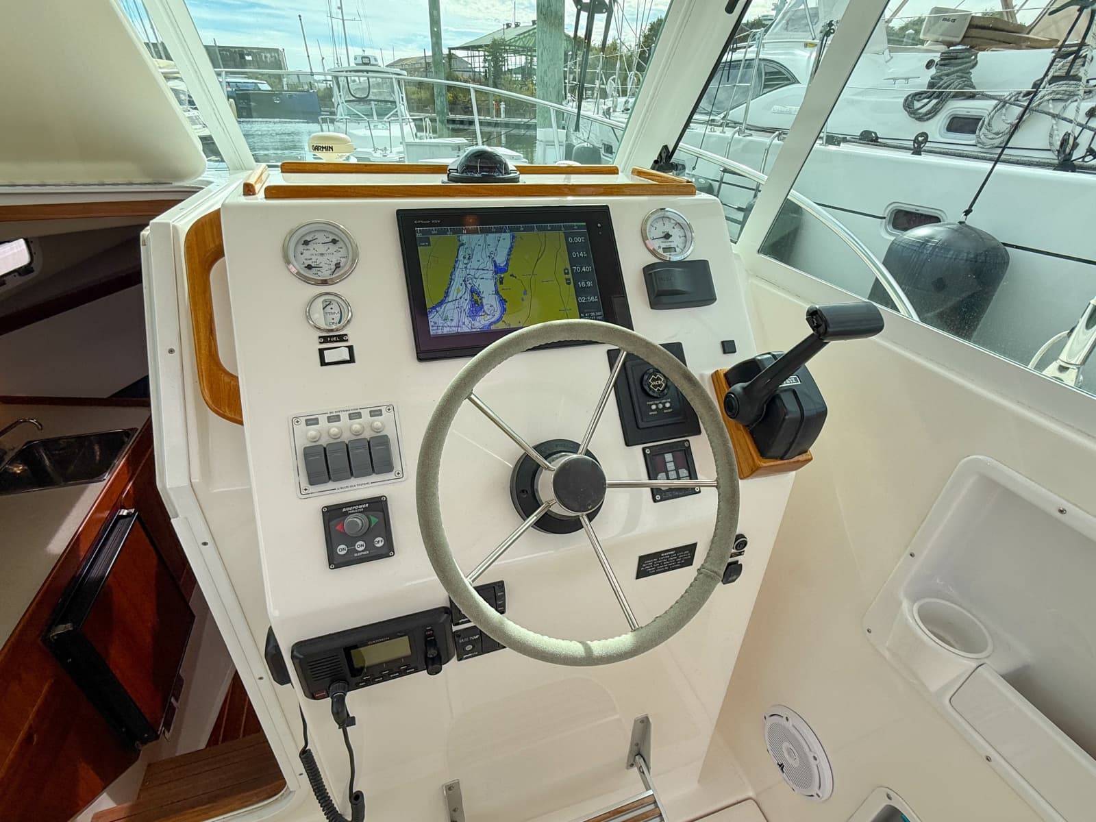 2004 Hunt Yachts SurfHunter 29