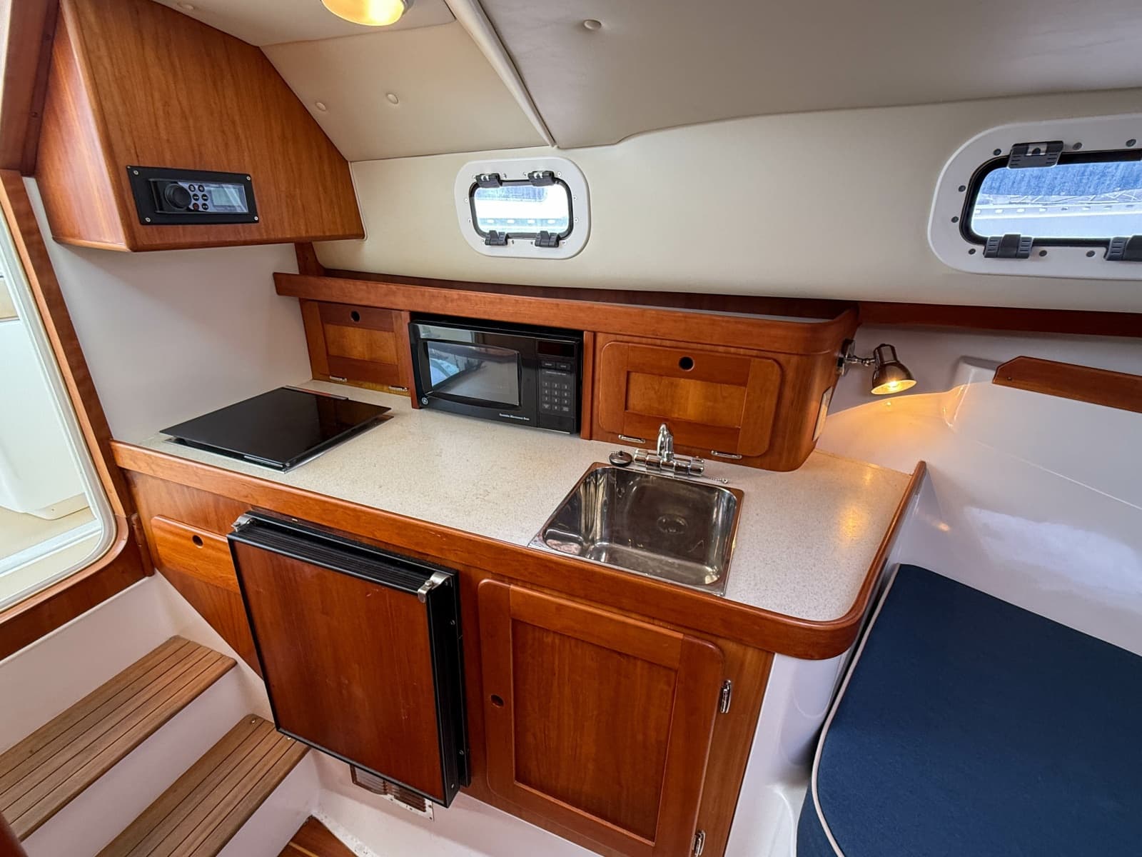 2004 Hunt Yachts SurfHunter 29