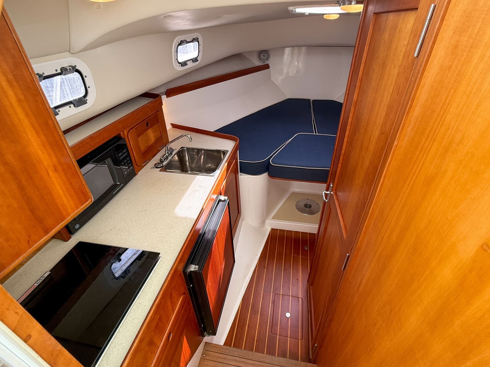 2004 Hunt Yachts SurfHunter 29