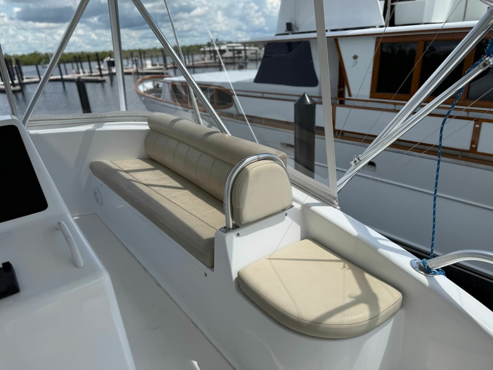 2002 Viking 52 Convertible
