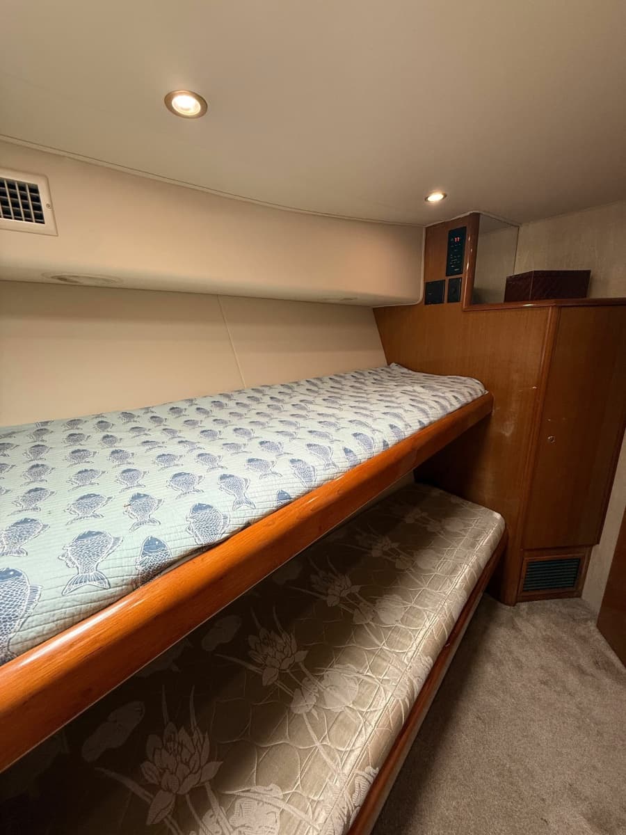 2002 Viking 52 Convertible