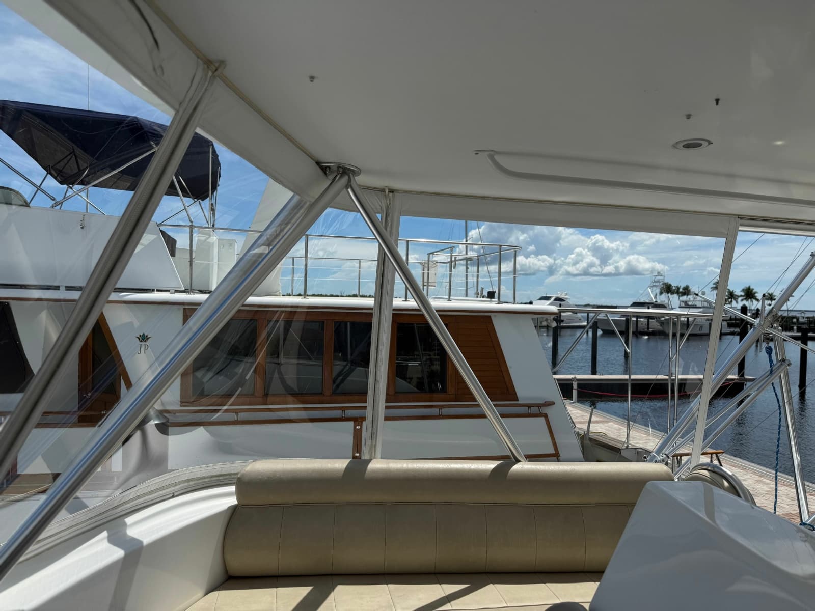 2002 Viking 52 Convertible