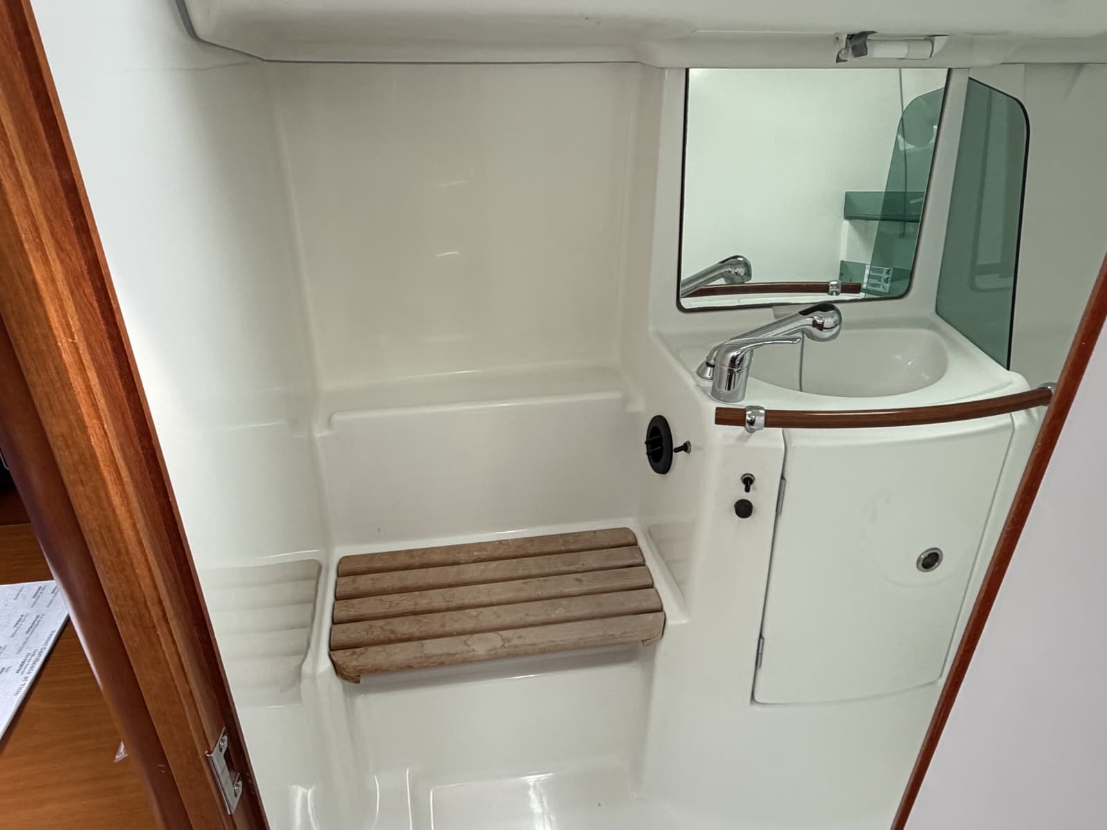 2004 Beneteau 323