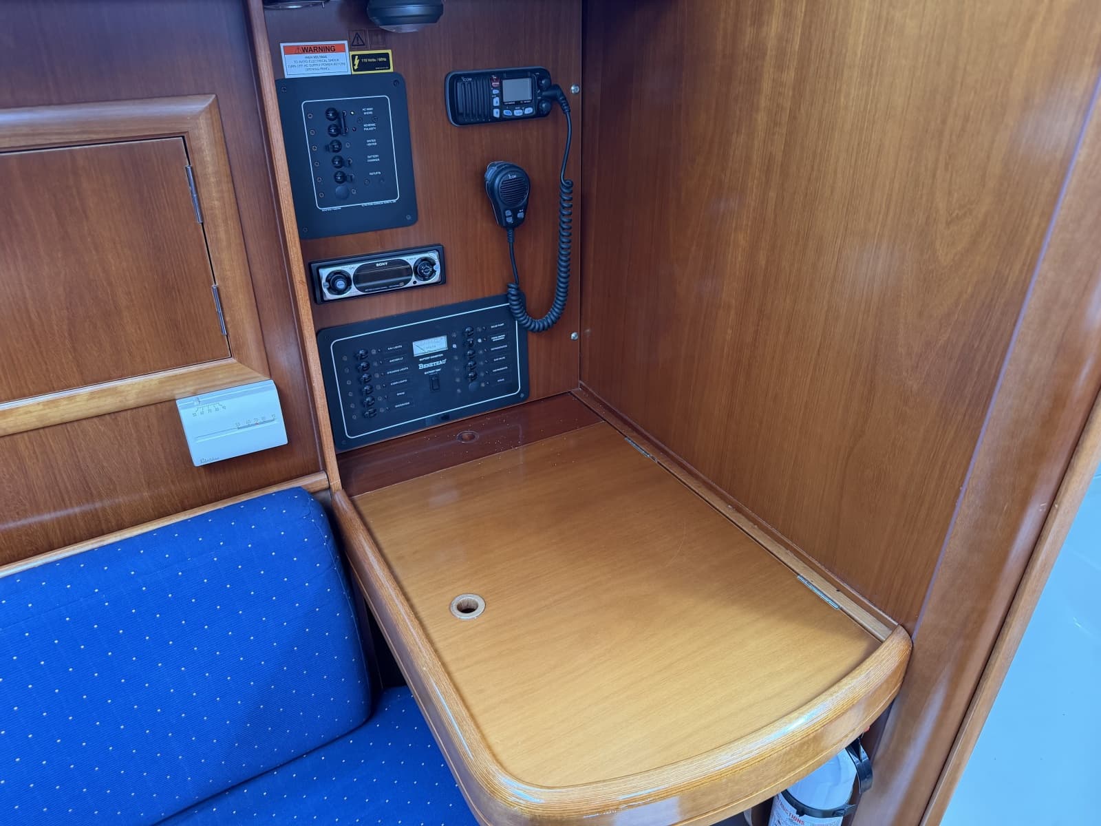 2004 Beneteau 323