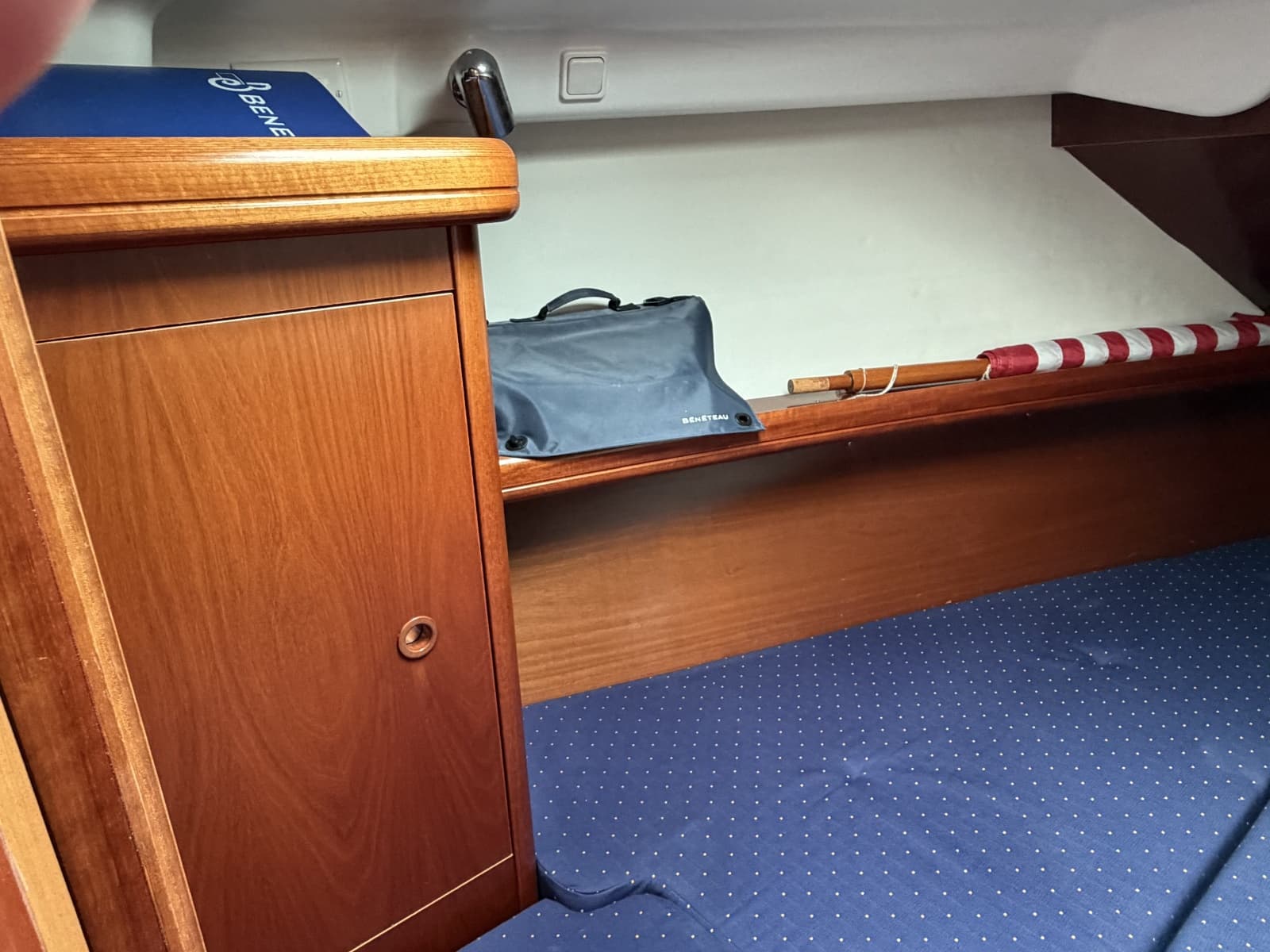 2004 Beneteau 323
