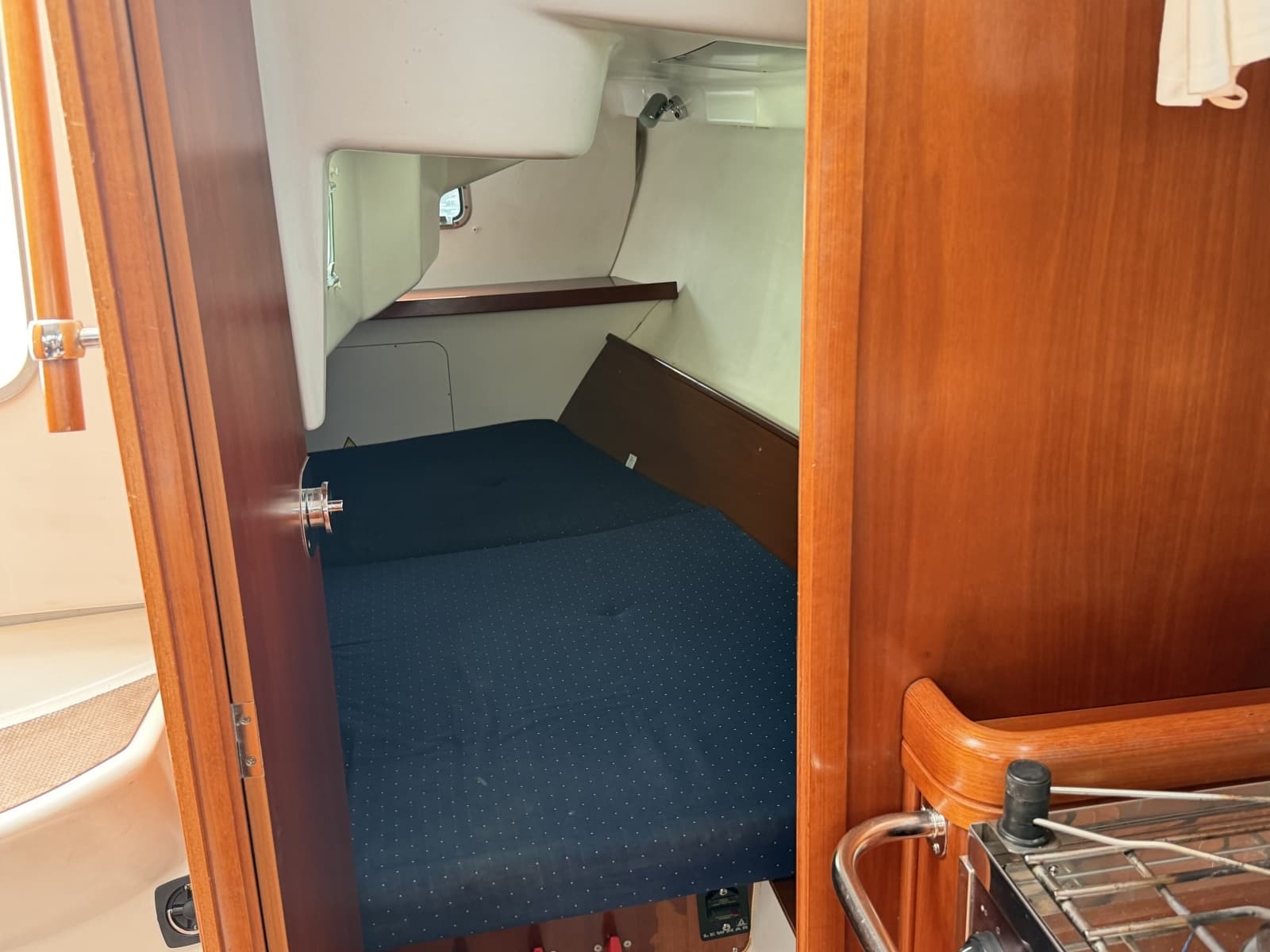 2004 Beneteau 323