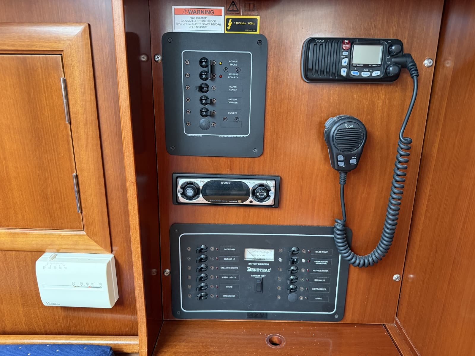 2004 Beneteau 323