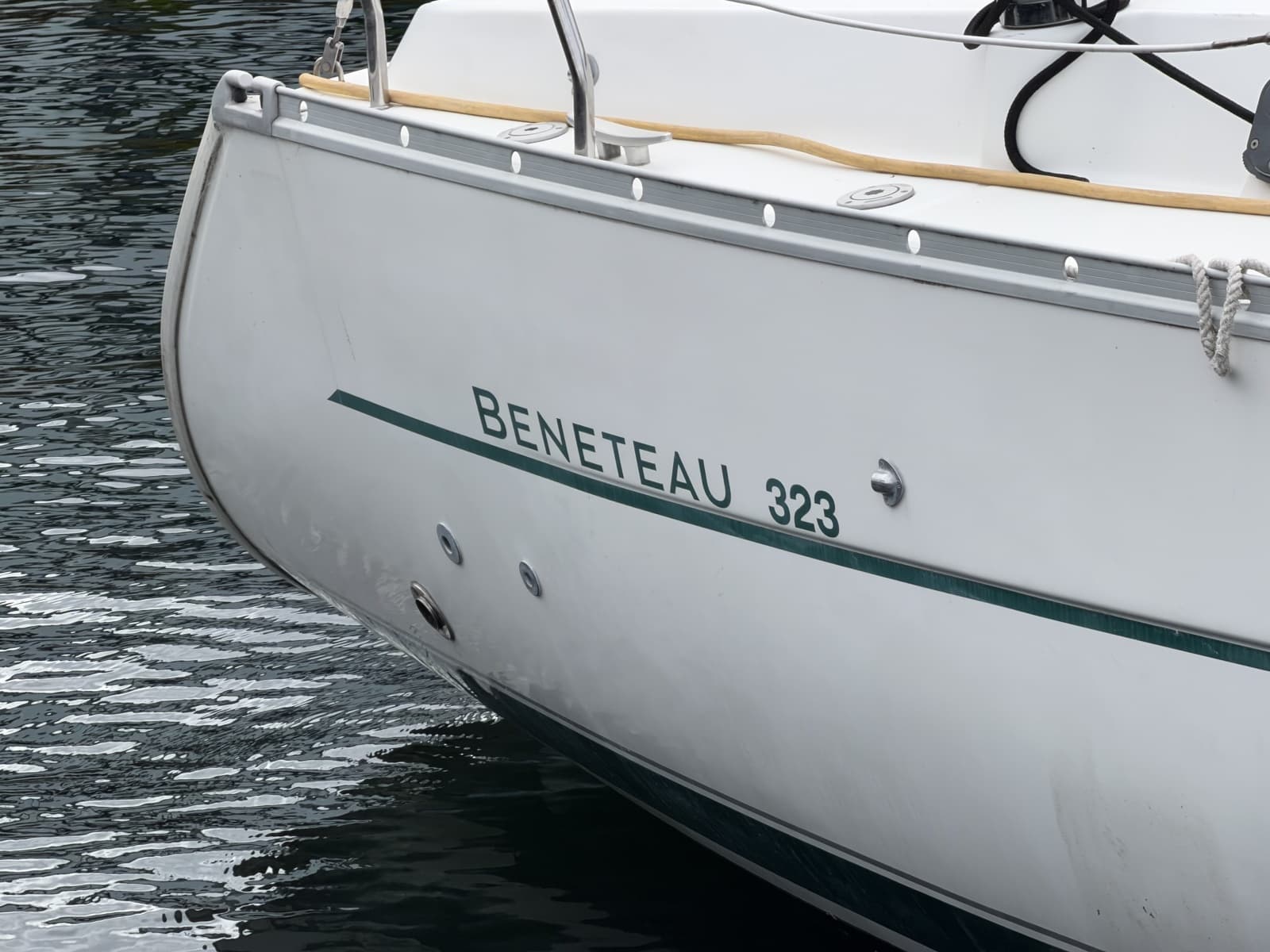 2004 Beneteau 323