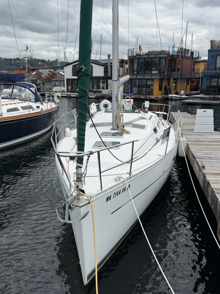 2004 Beneteau 323