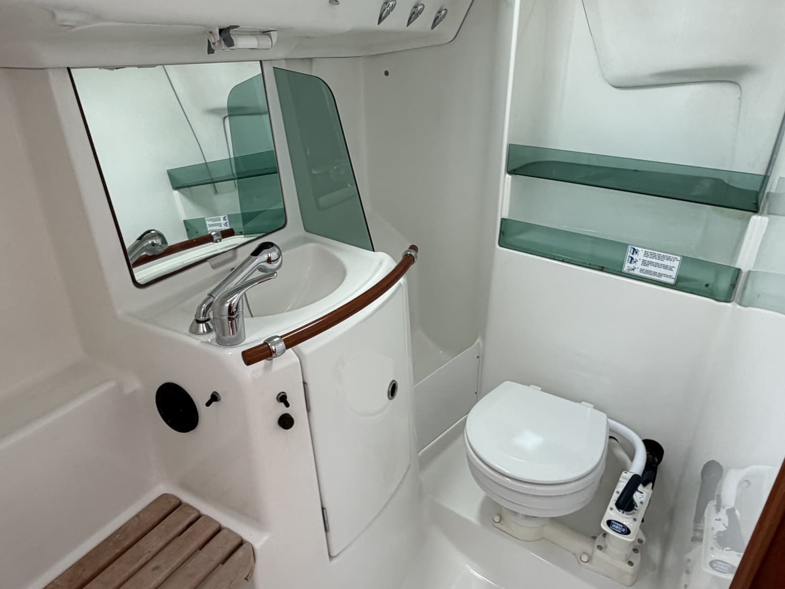 2004 Beneteau 323