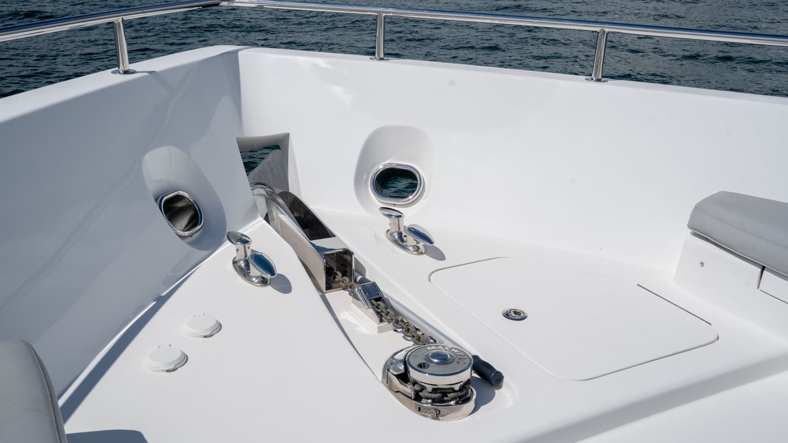 2018 Hatteras M75