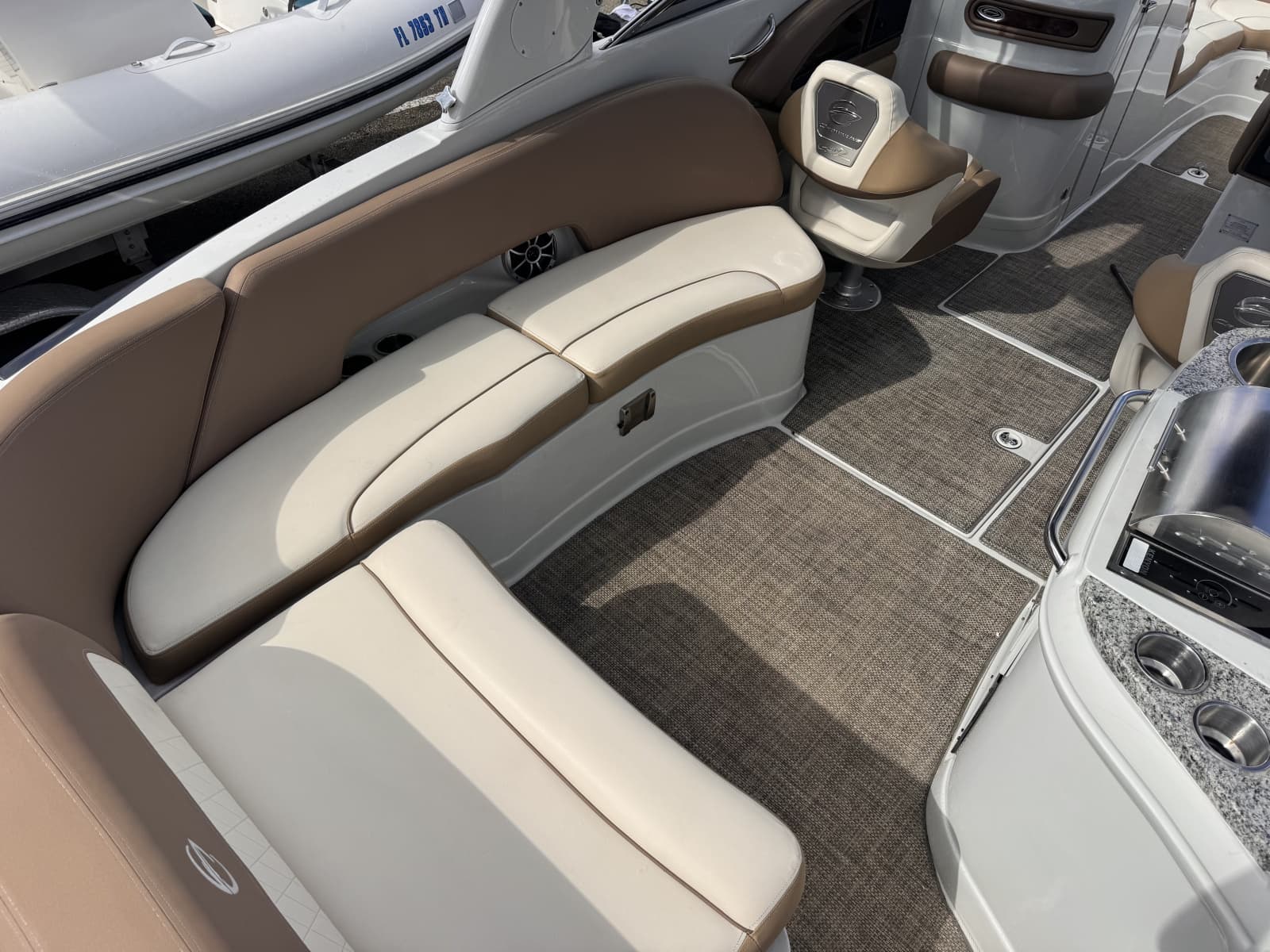 2022 Crownline 