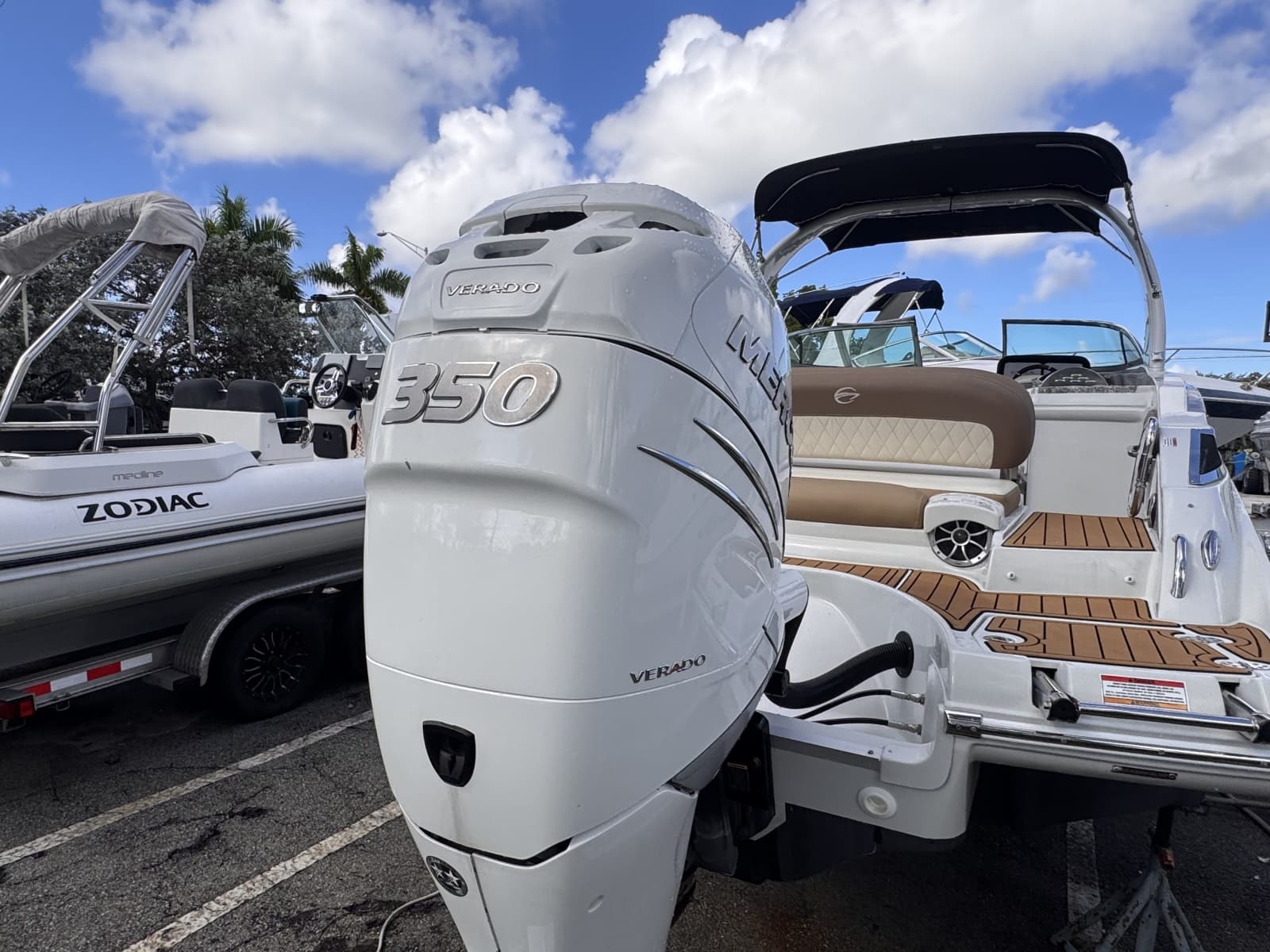 2022 Crownline 