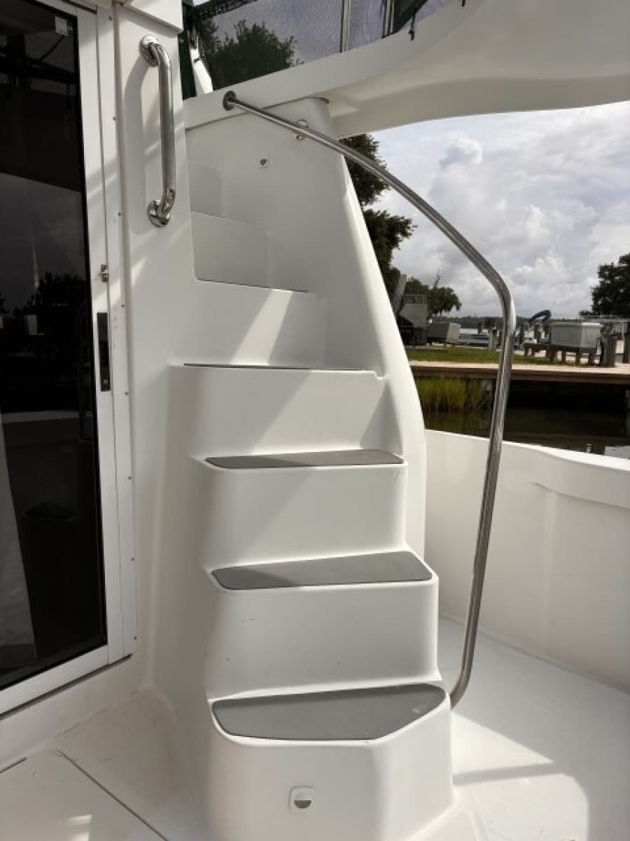 Steps to Flybridge
