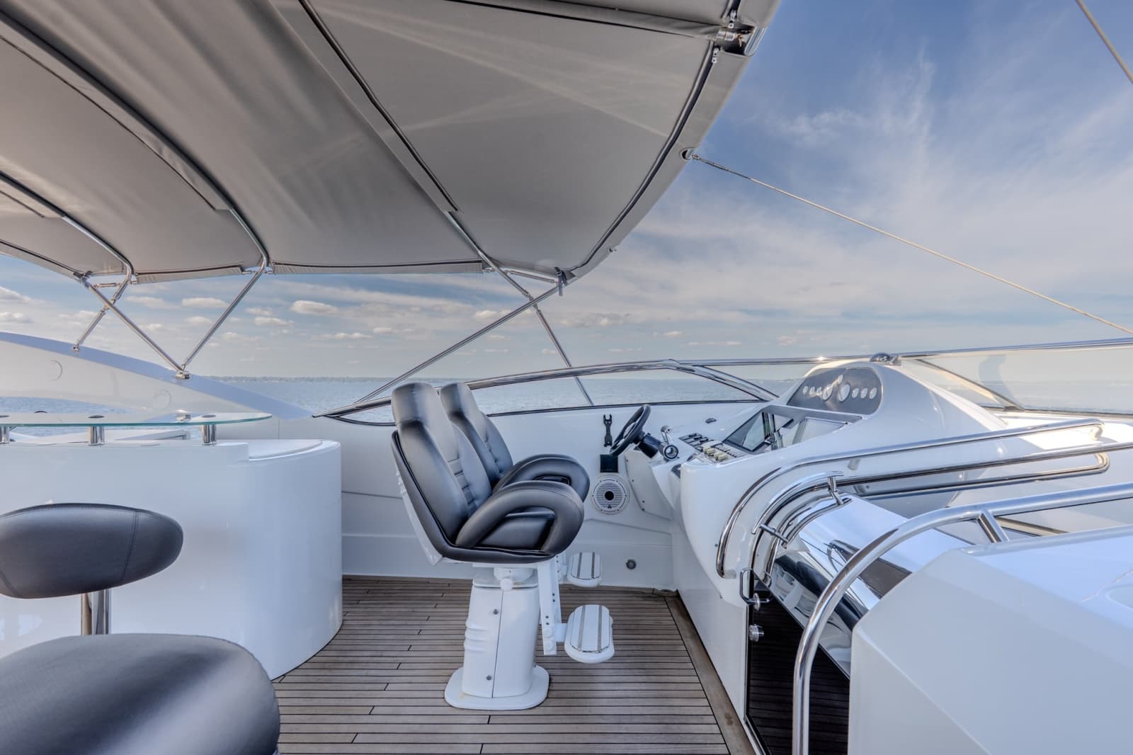 2004 Sunseeker 105 Yacht