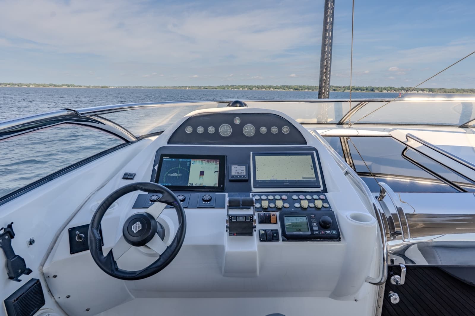 2004 Sunseeker 105 Yacht