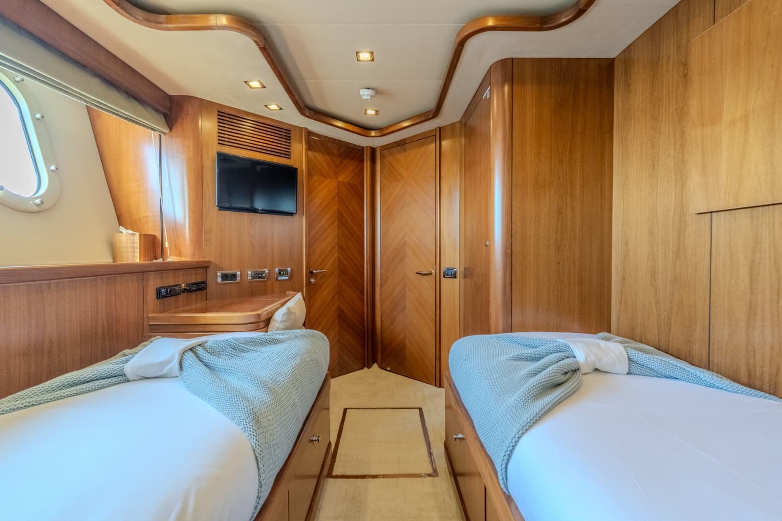 2004 Sunseeker 105 Yacht