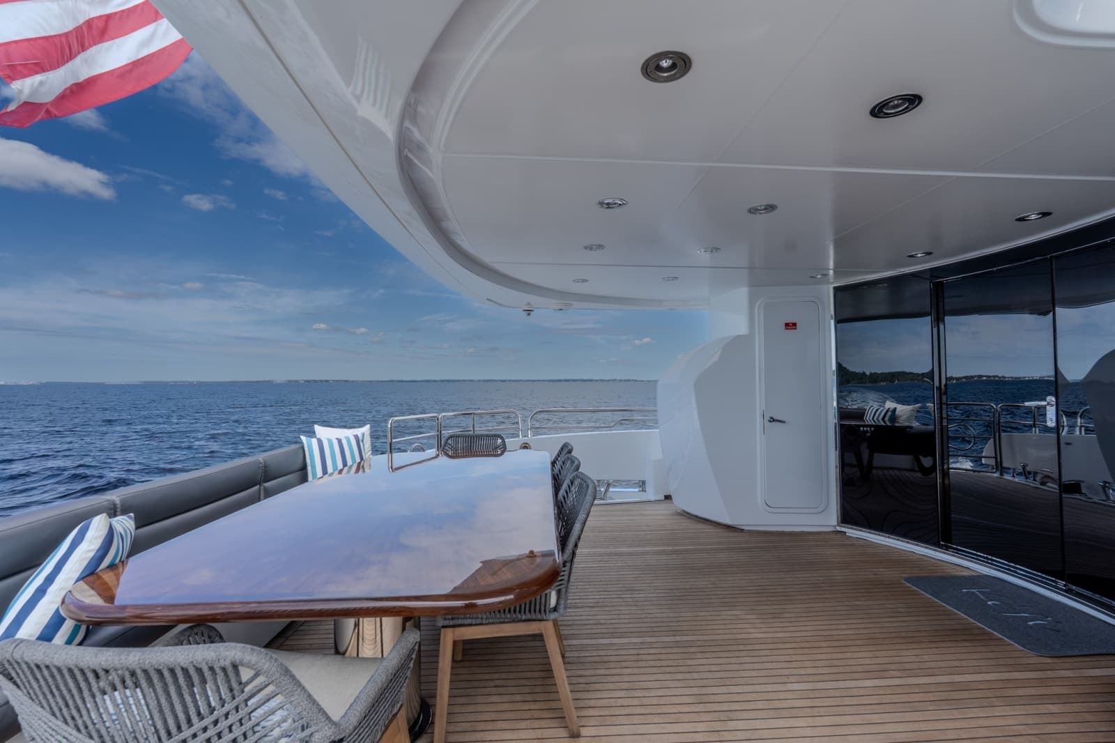 2004 Sunseeker 105 Yacht