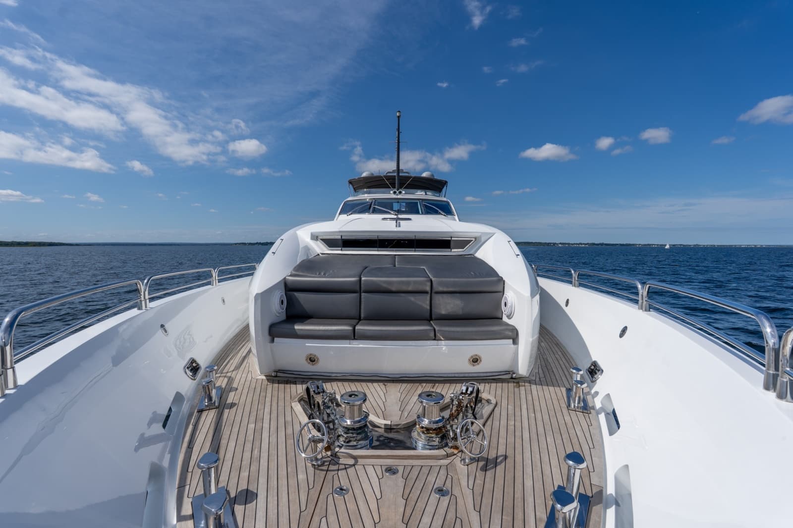 2004 Sunseeker 105 Yacht