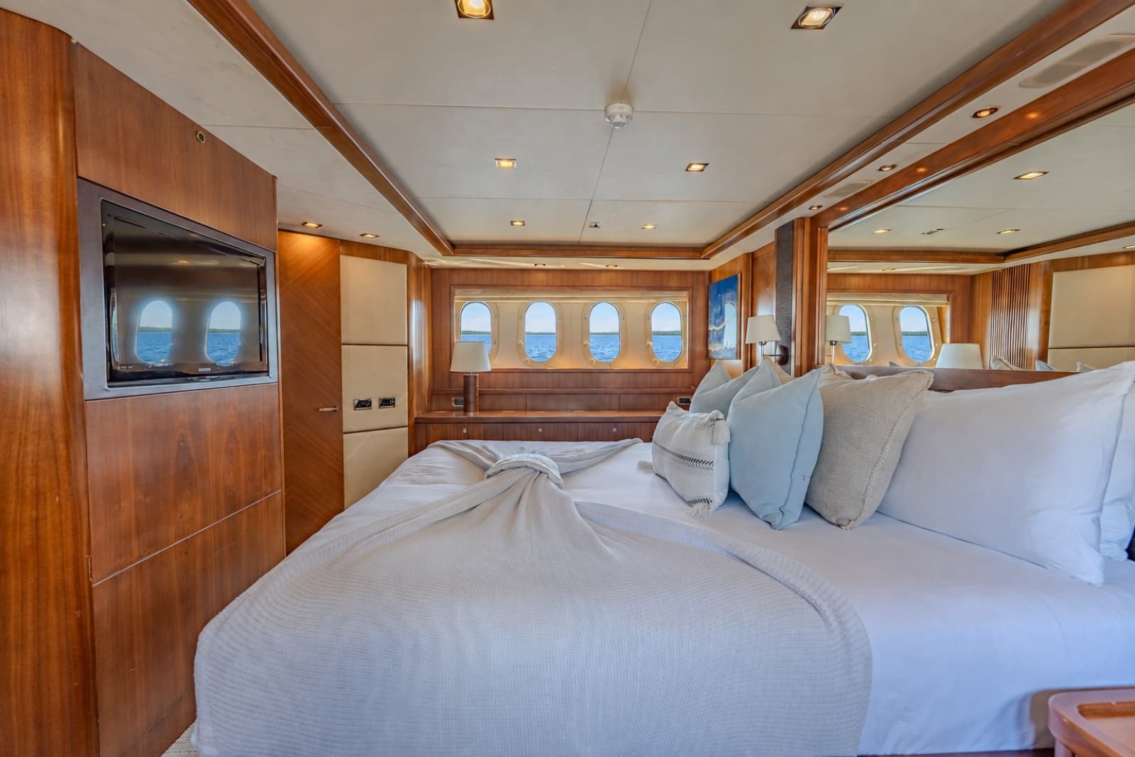 2004 Sunseeker 105 Yacht