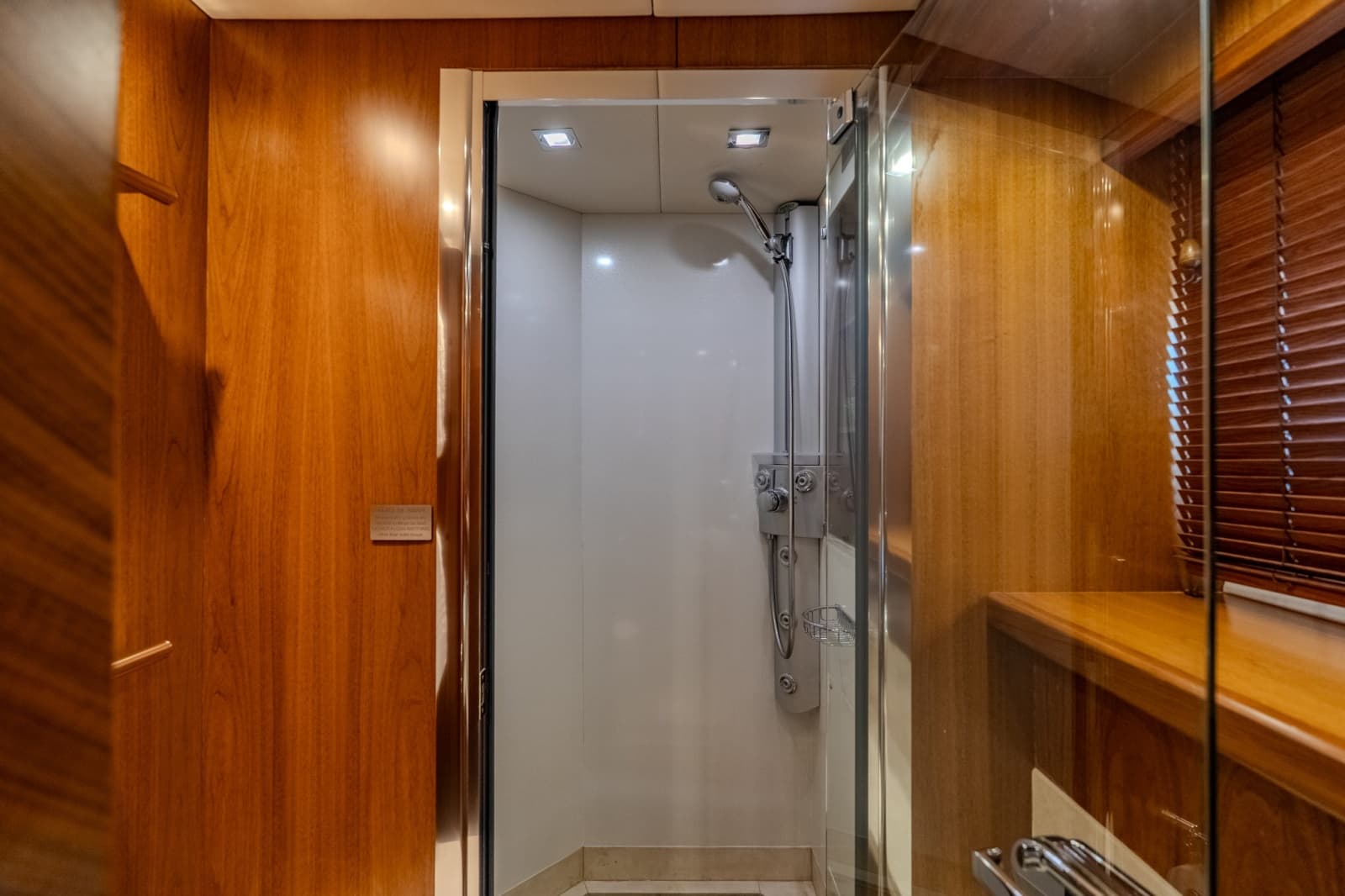 2004 Sunseeker 105 Yacht