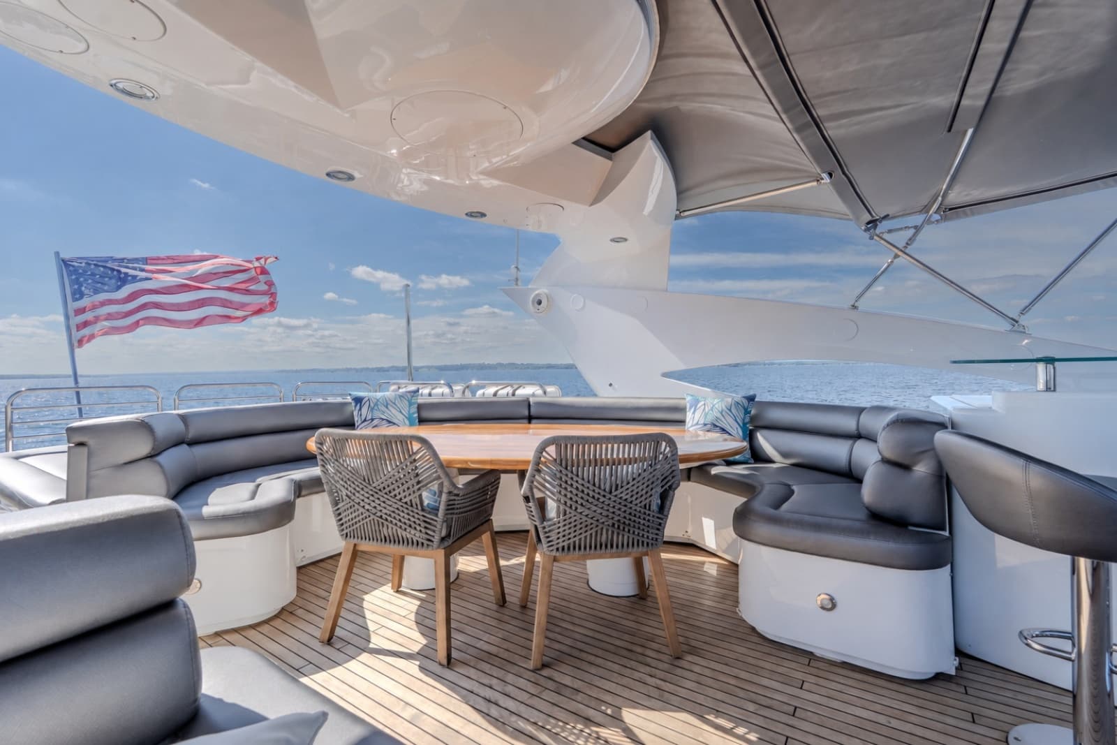2004 Sunseeker 105 Yacht