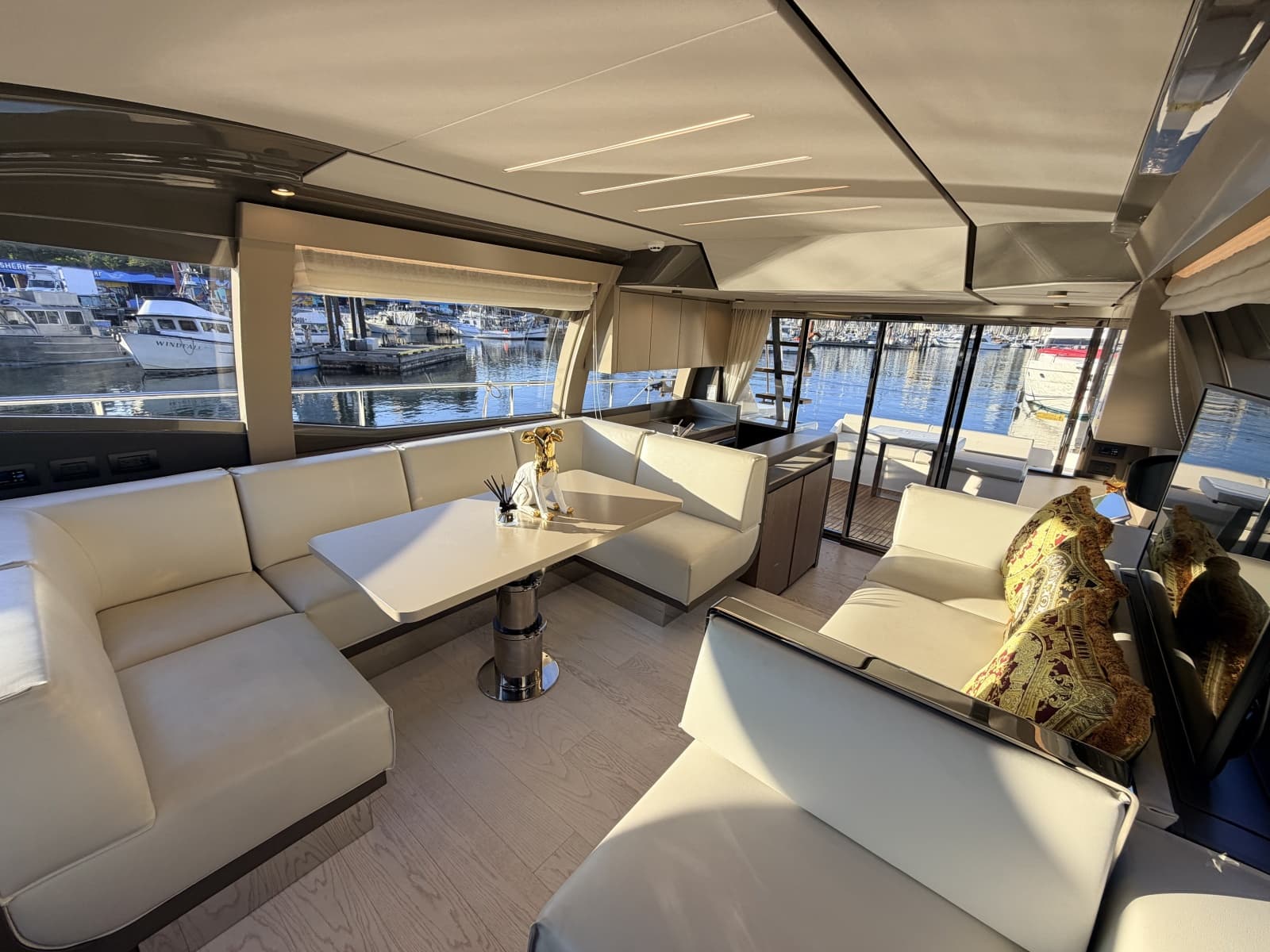 2020 Ferretti Yachts 550 Fly