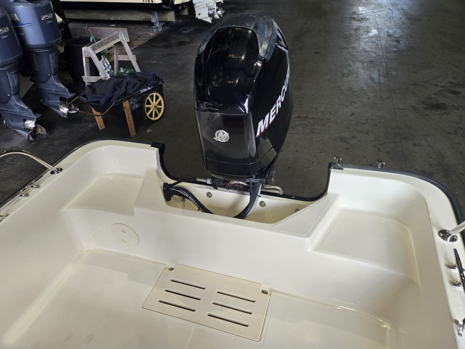 2010 Boston Whaler 170 Montauk
