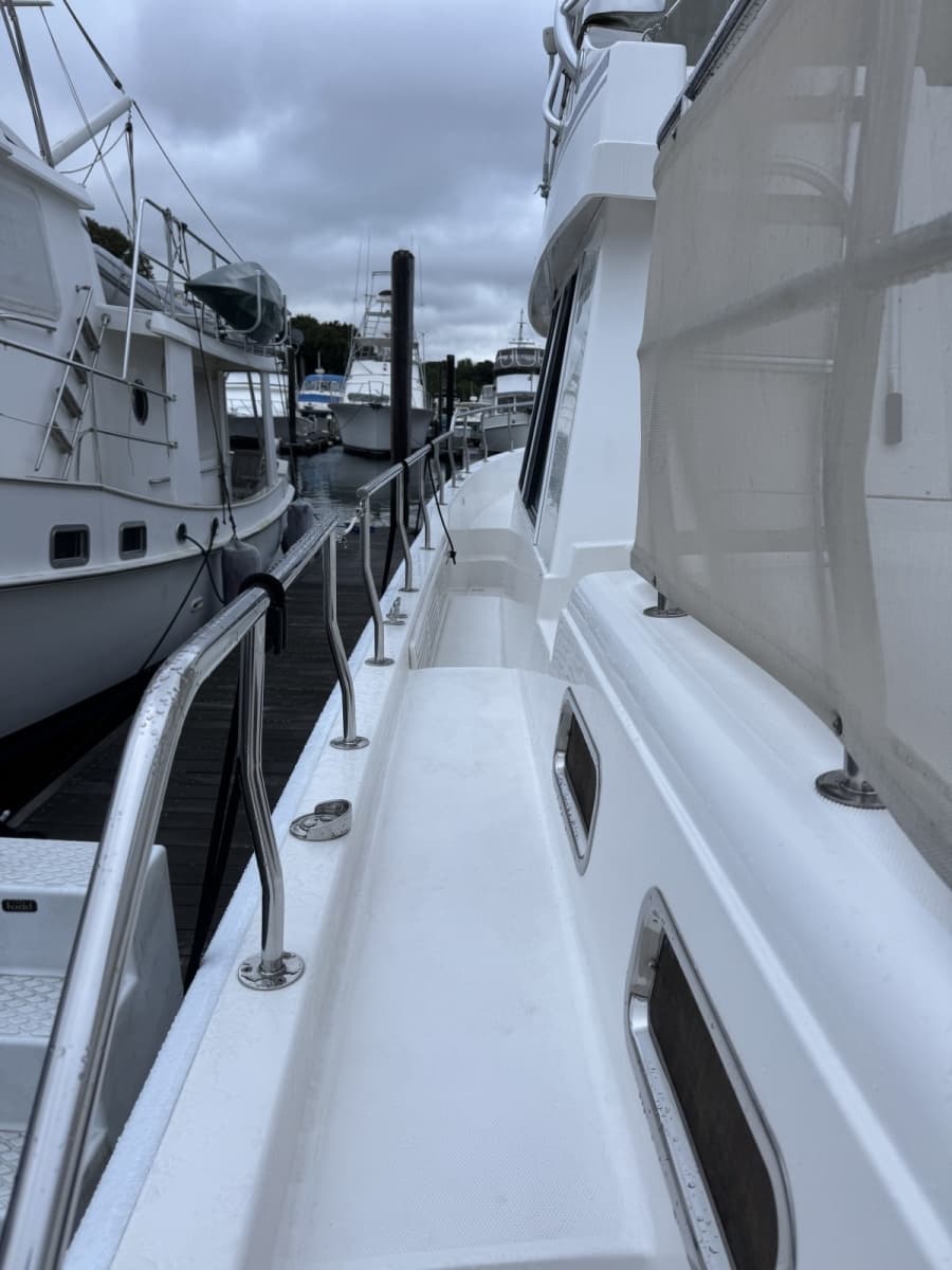 2004 Mainship 