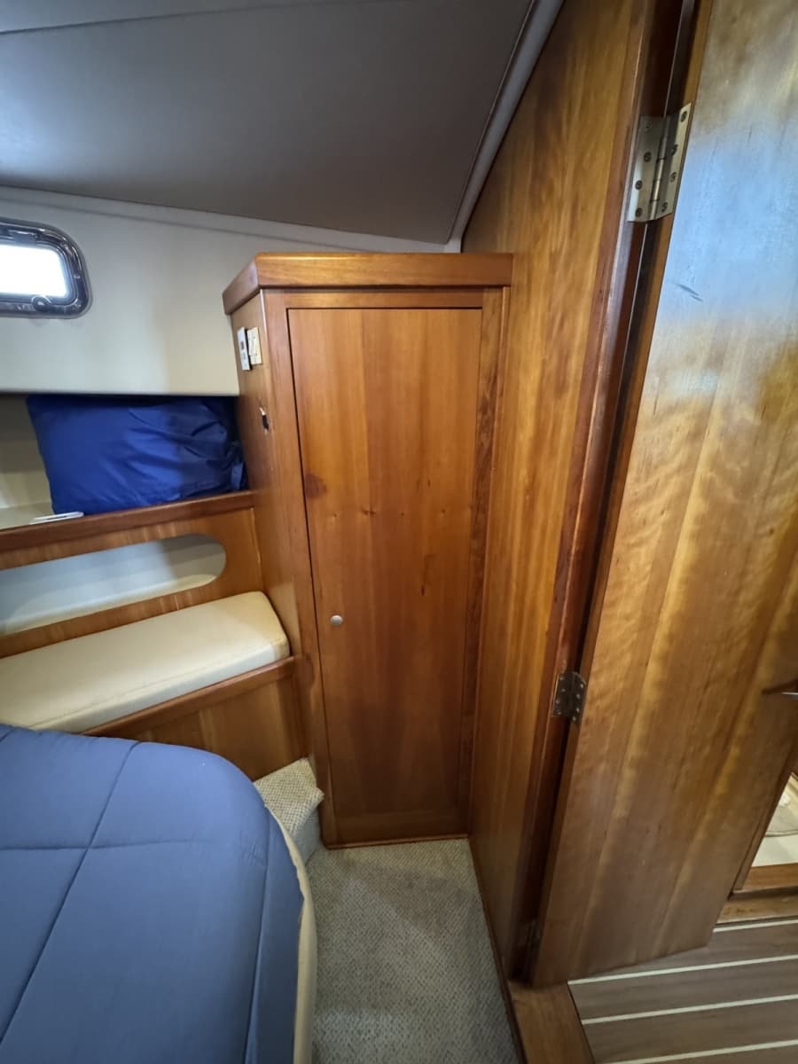2004 Mainship 