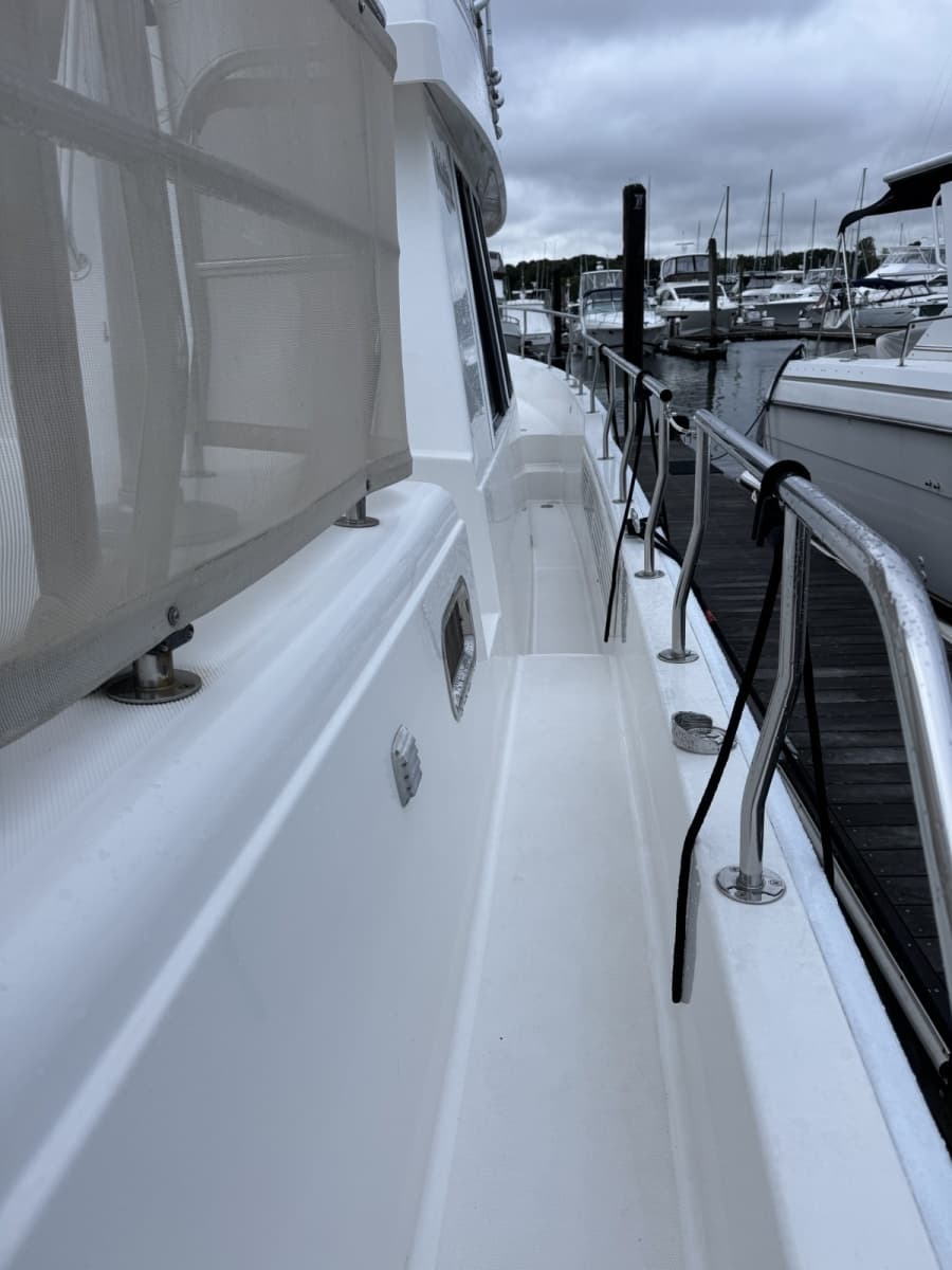 2004 Mainship 