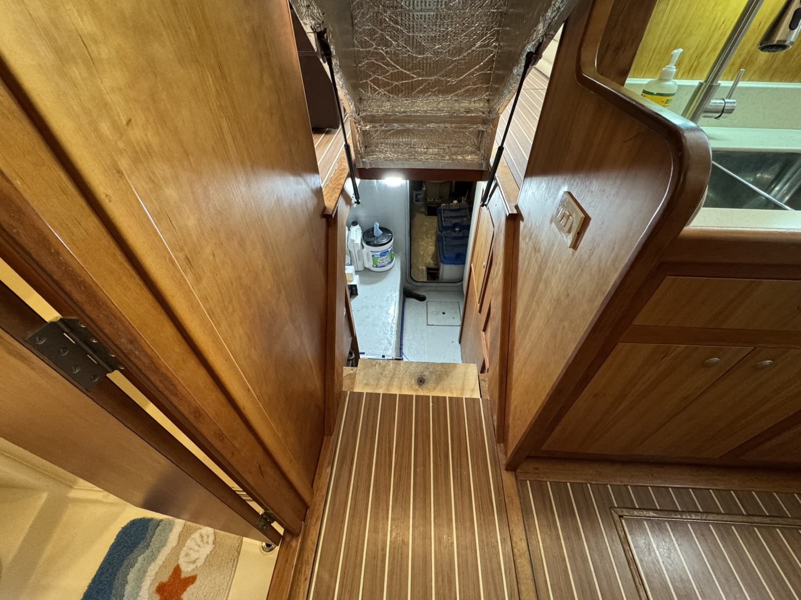 2004 Mainship 