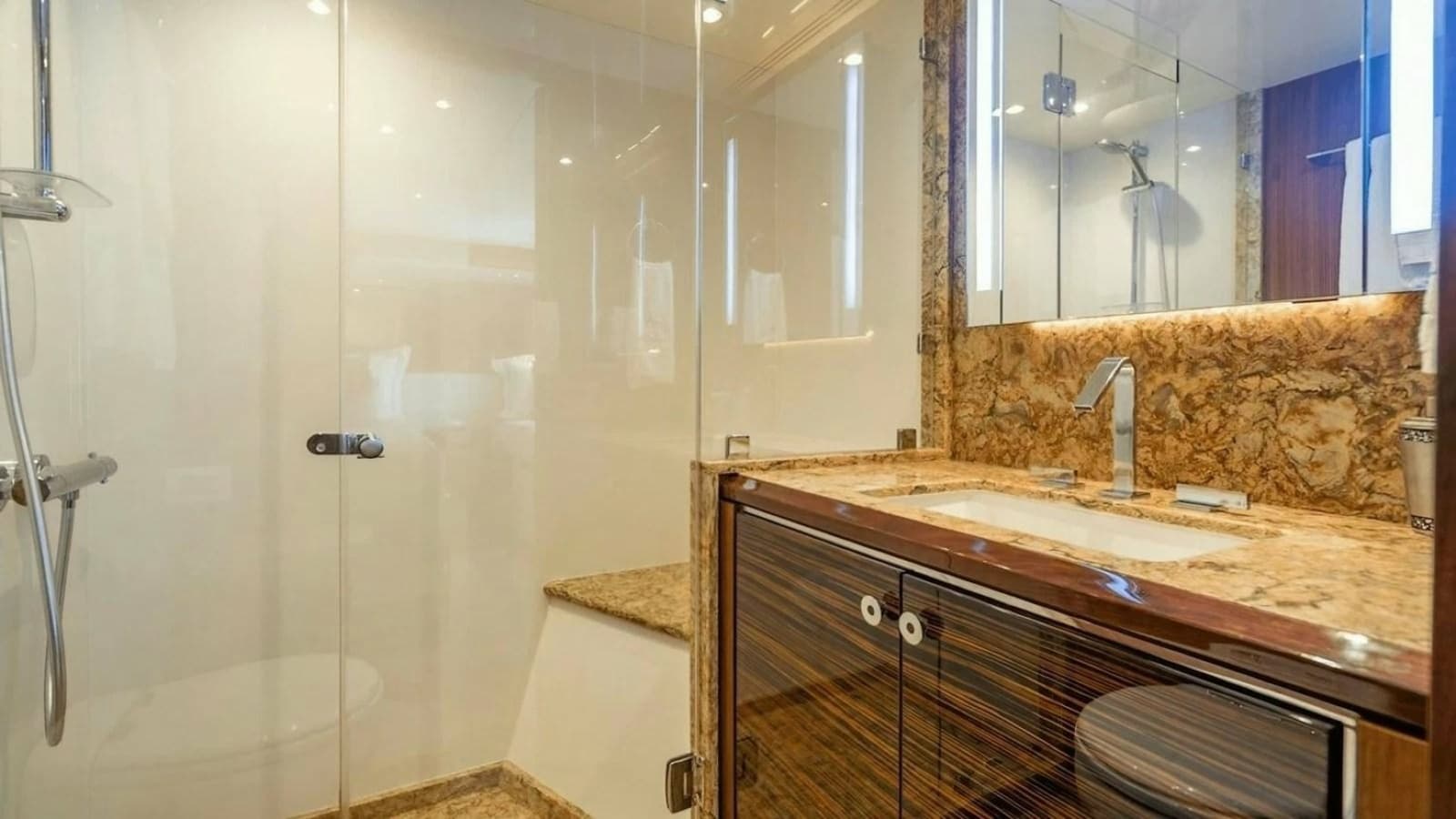 Twin En-Suite Head