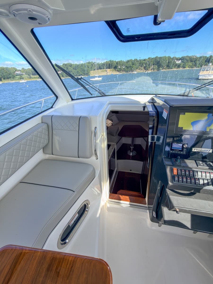 2023 Pursuit OS 325 Offshore
