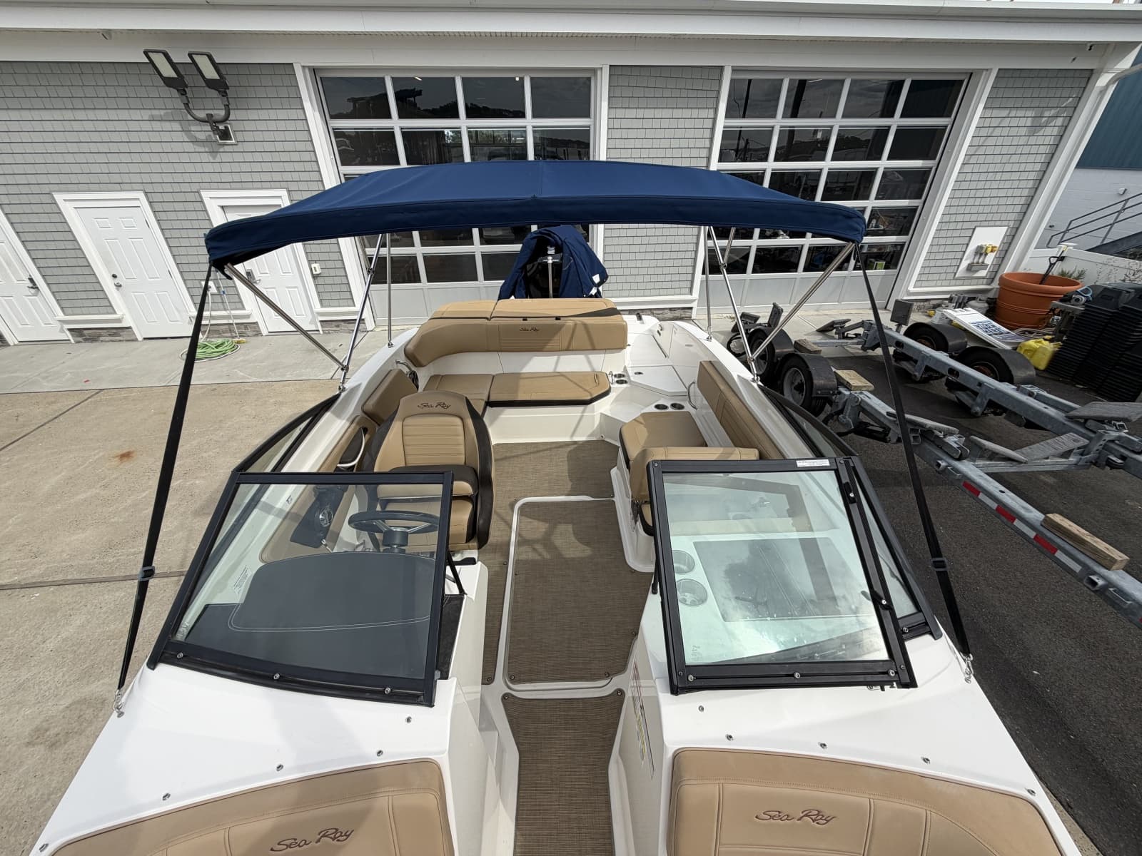 2020 Sea Ray SPX 210 Outboard