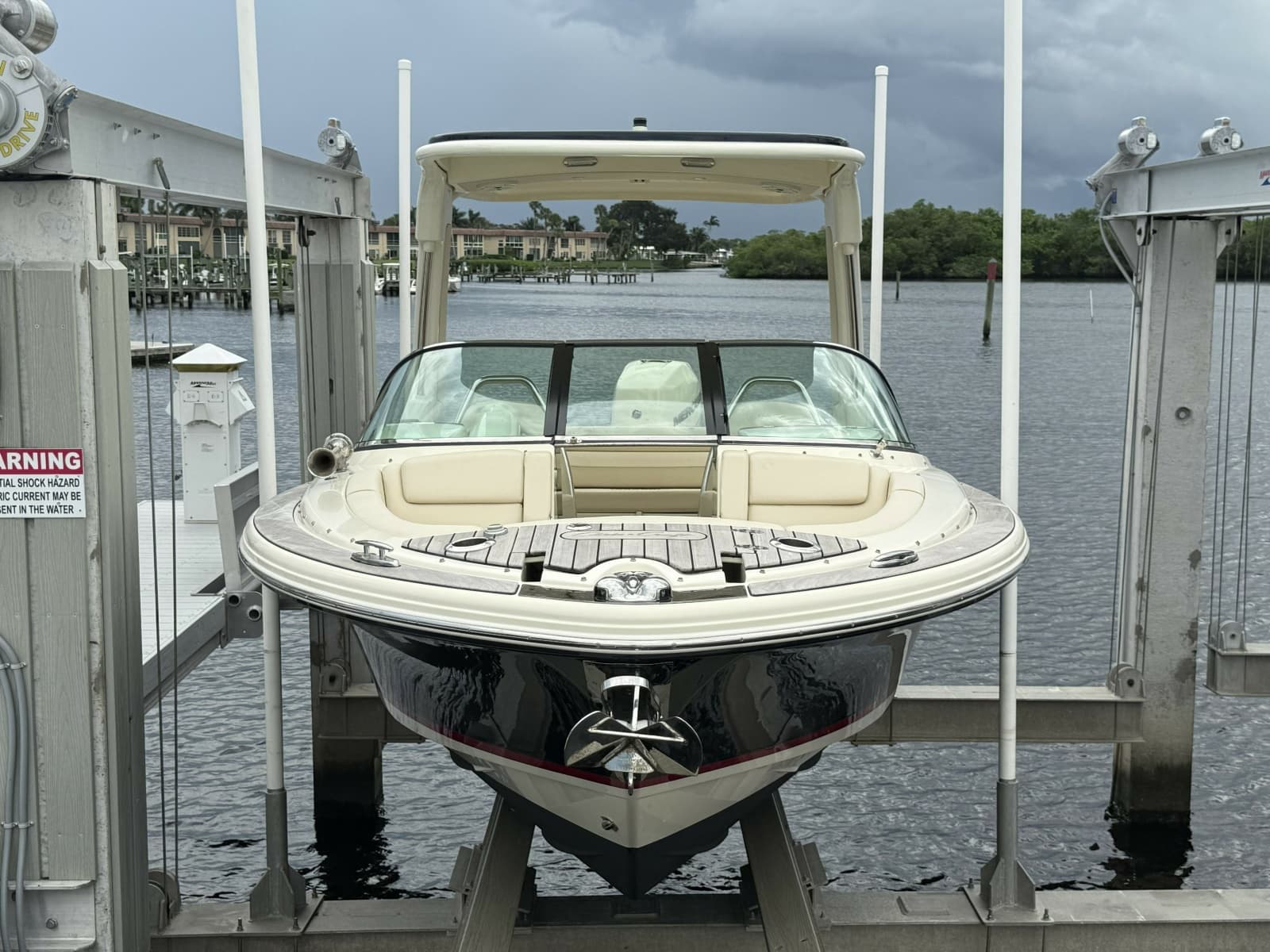 2022 Chris-Craft 