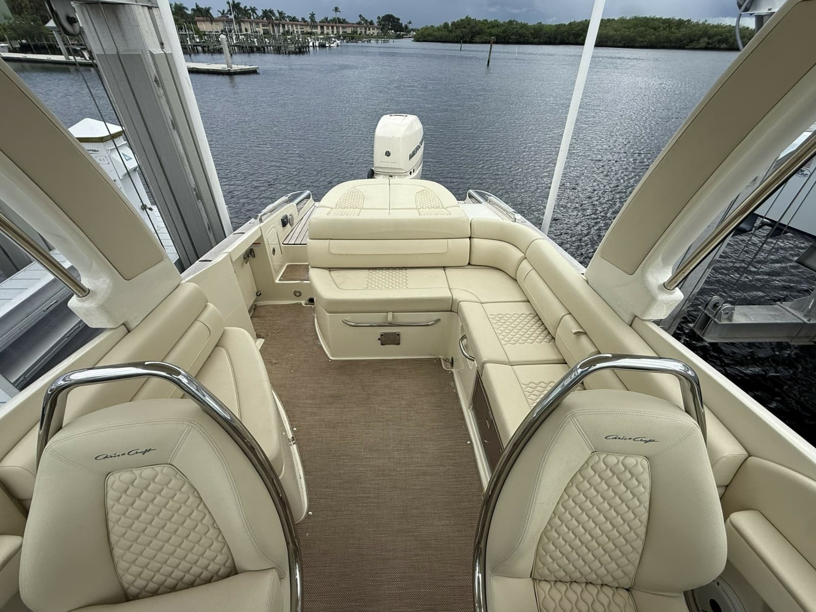 2022 Chris-Craft 