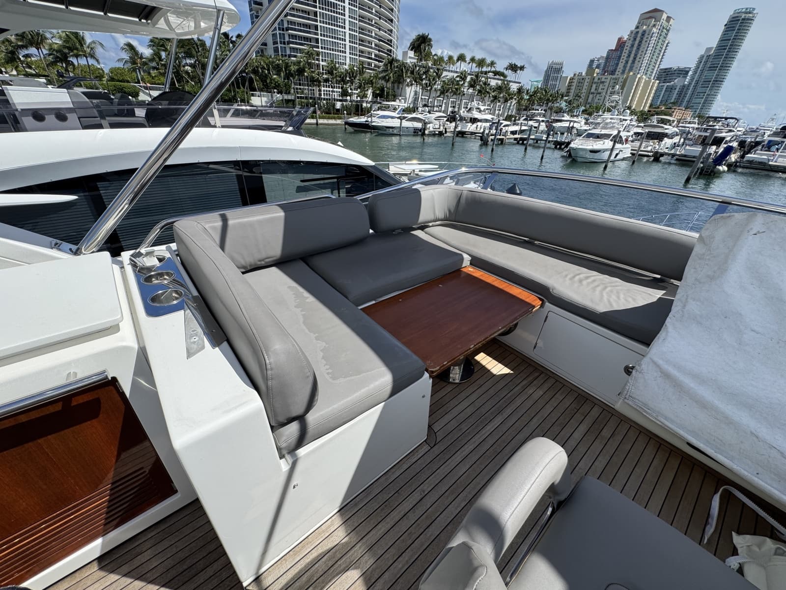 2018 Azimut Fly