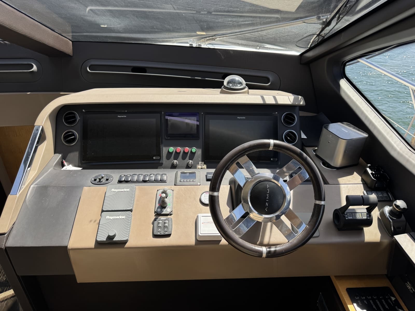 2018 Azimut Fly