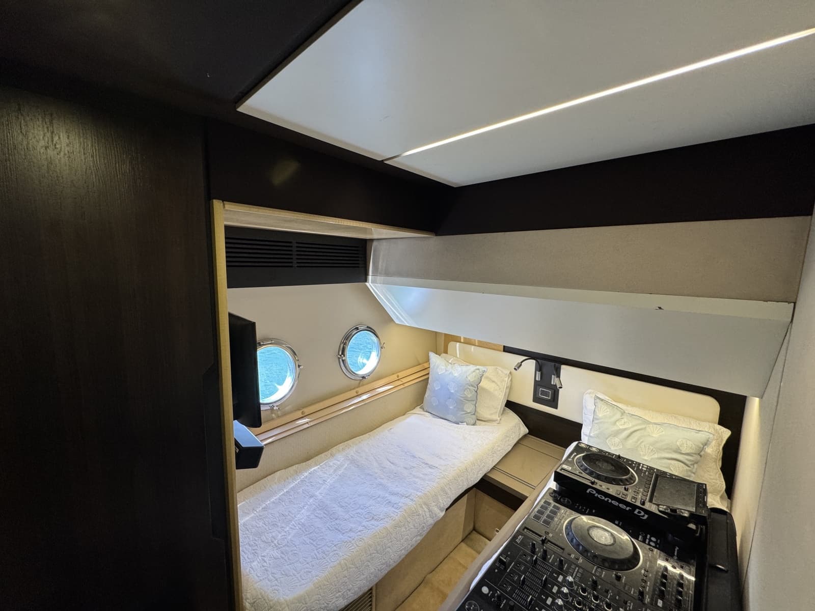 2018 Azimut Fly