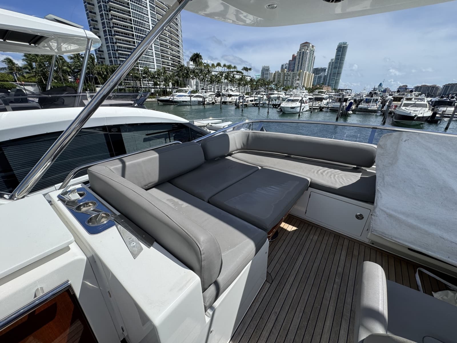 2018 Azimut Fly
